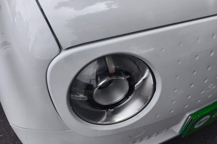 Used ORA Black Cat 2021 301 km Basic Version Right Front Headlight