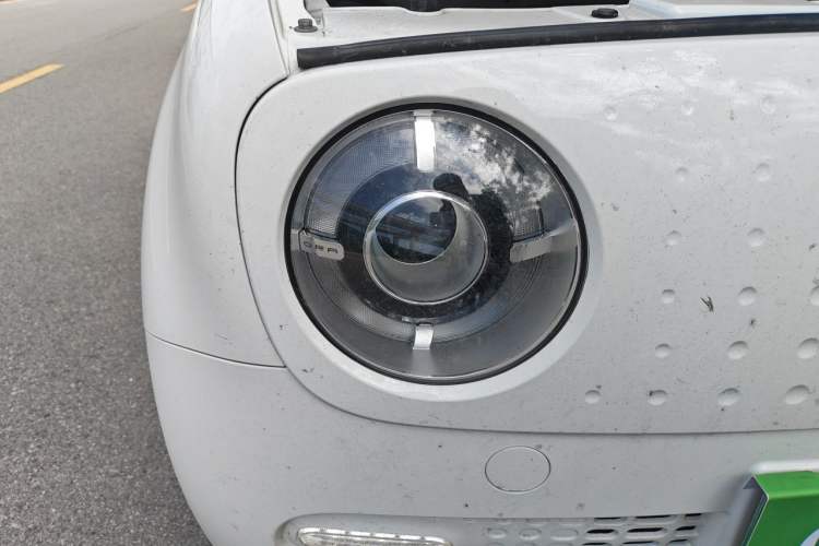 Used ORA Black Cat 2021 351 km Luxury Version Right Front Headlight