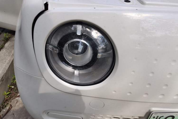 Used ORA Black Cat 2021 301 km Basic Version Right Front Headlight