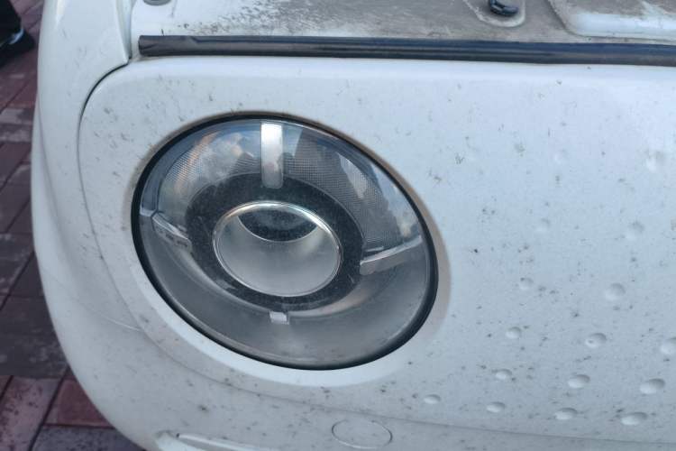 Used ORA Black Cat 2021 301 km Basic Version Right Front Headlight