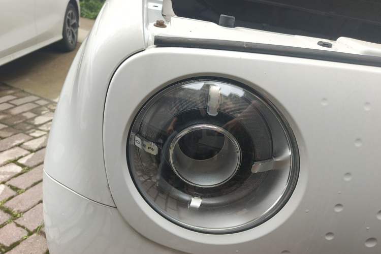 Used ORA Black Cat 2021 351 km Luxury Version Right Front Headlight