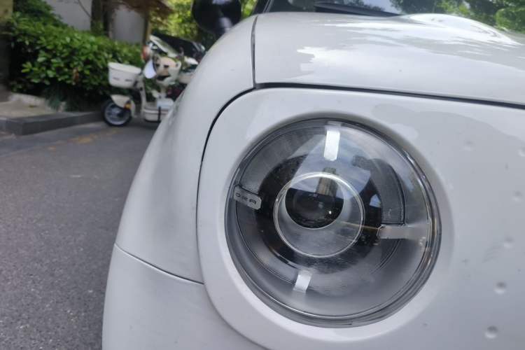 Used ORA Black Cat 2021 405 km Long-Range Version Right Front Headlight