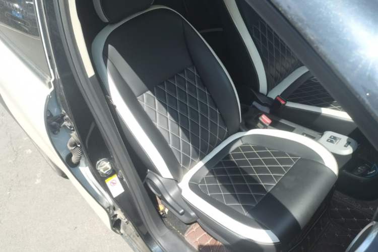Used ORA Black Cat 2021 405 km Long-Range Version Right Front Seat