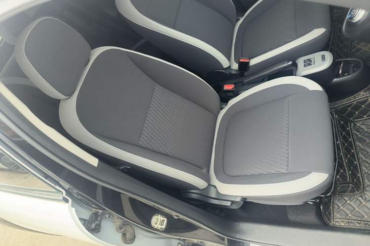 Used ORA Black Cat 2021 301 km Basic Version Right Front Seat
