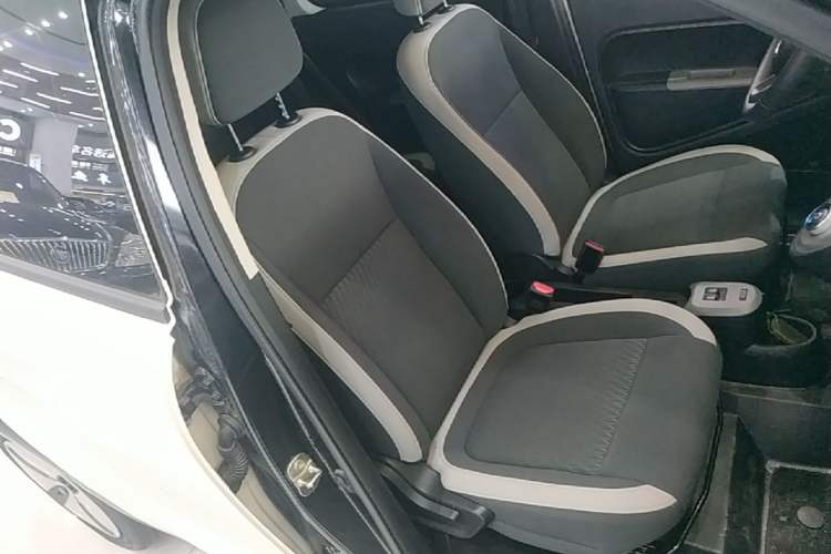 Used ORA Black Cat 2021 301km Cute Pet Edition Right Front Seat