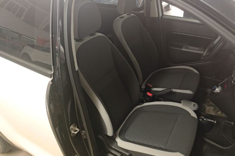 Used ORA Black Cat 2021 301 km Basic Version Right Front Seat