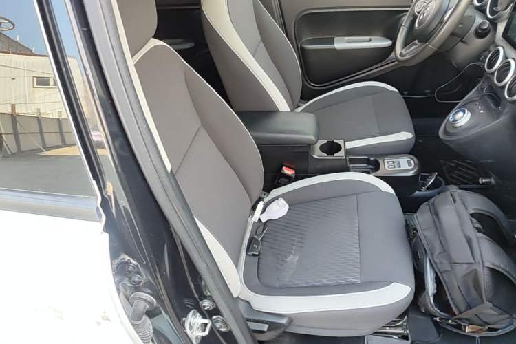 Used ORA Black Cat 2021 301km Cute Pet Edition Right Front Seat