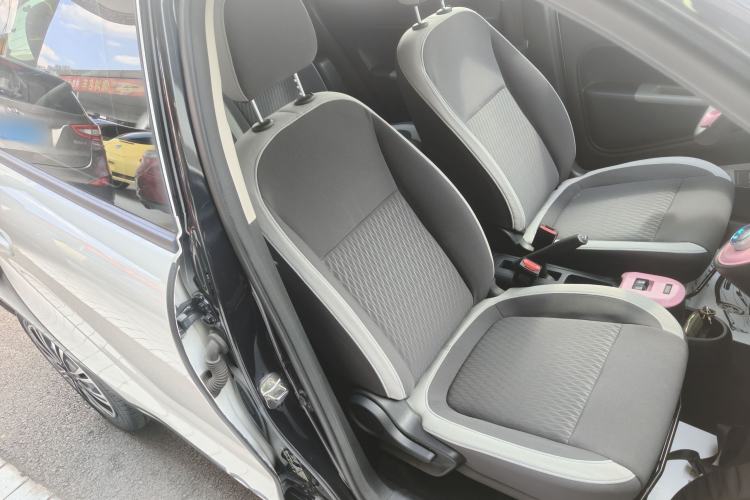 Used ORA Black Cat 2021 301 km Basic Version Right Front Seat