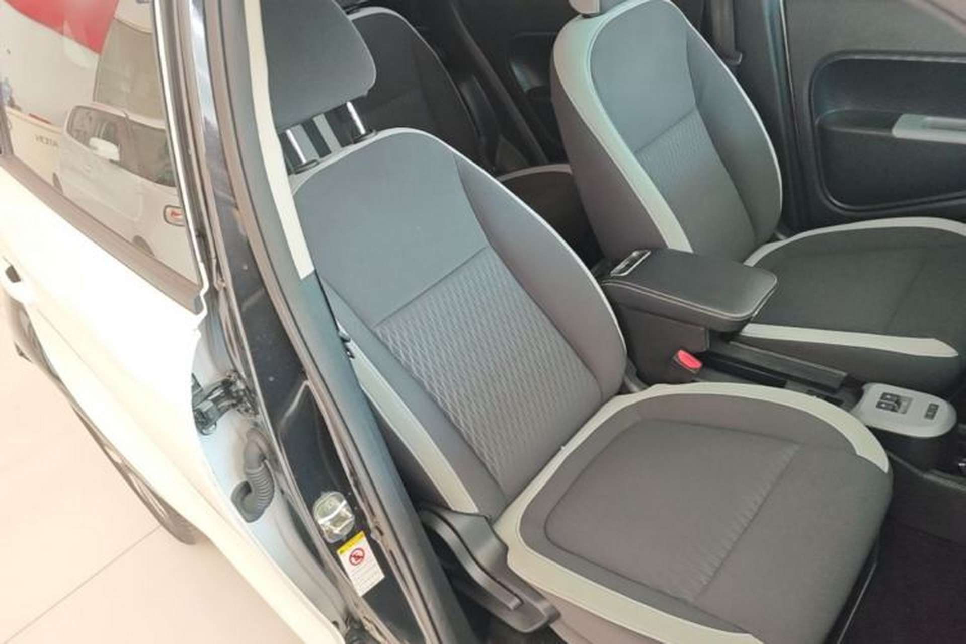 Used ORA Black Cat 2021 351 km Luxury Version Right Front Seat
