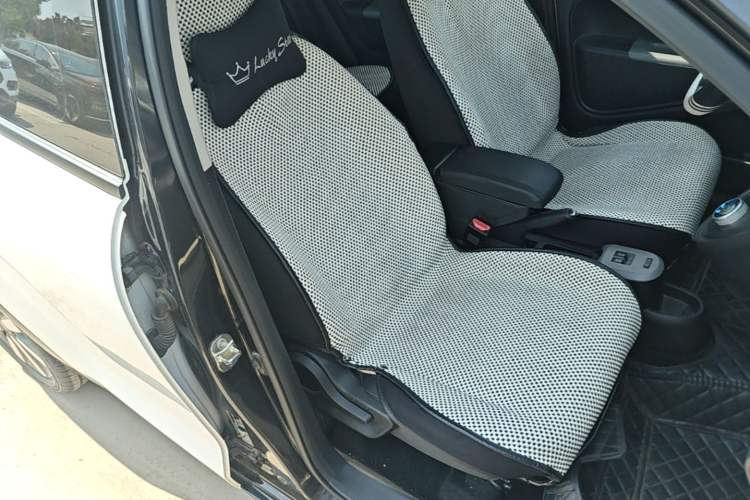 Used ORA Black Cat 2021 351 km Standard Version Right Front Seat