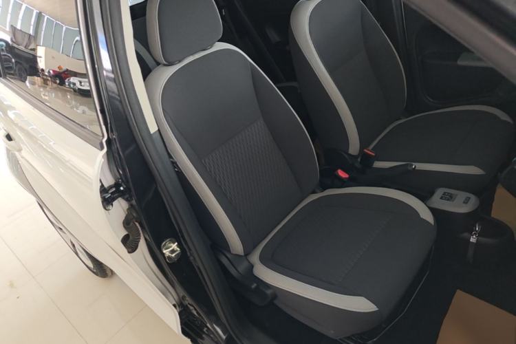 Used ORA Black Cat 2021 301 km Basic Version Right Front Seat