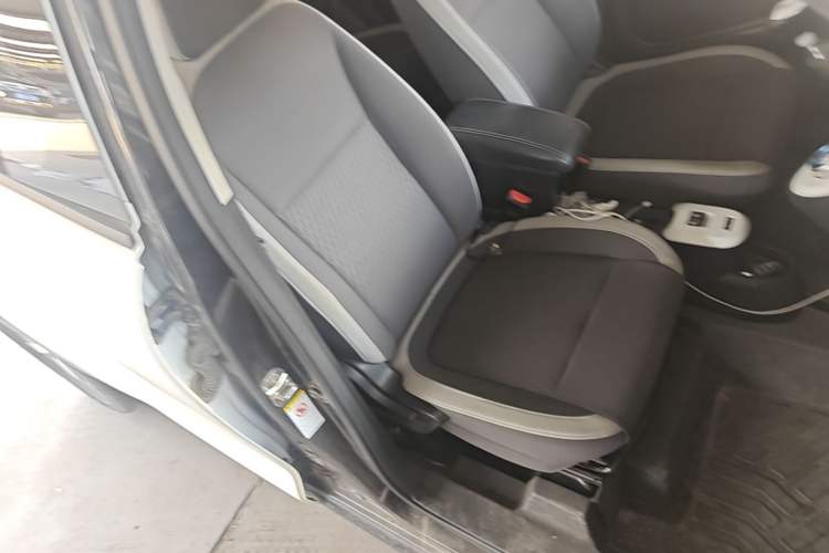 Used ORA Black Cat 2021 351 km Luxury Version Right Front Seat
