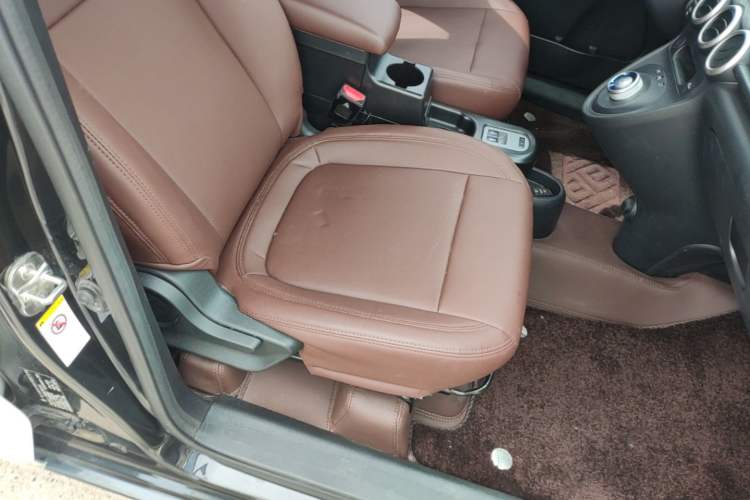 Used ORA Black Cat 2021 351 km Luxury Version Right Front Seat