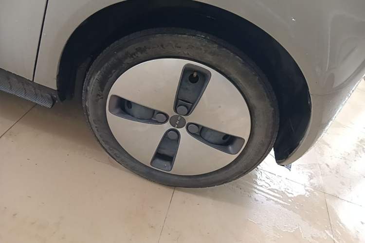 Used ORA Black Cat 2021 301km Cute Pet Edition Right Front Wheel Hub