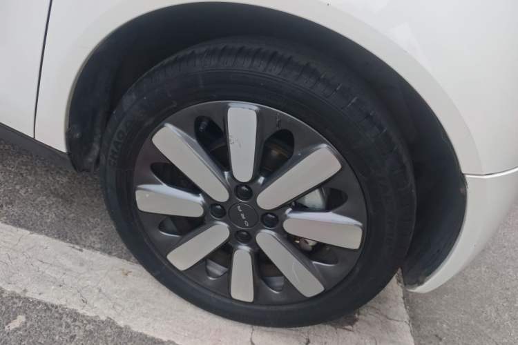 Used ORA Black Cat 2021 351 km Standard Version Right Front Wheel Hub