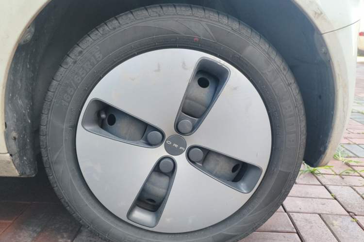 Used ORA Black Cat 2021 301 km Basic Version Right Front Wheel Hub
