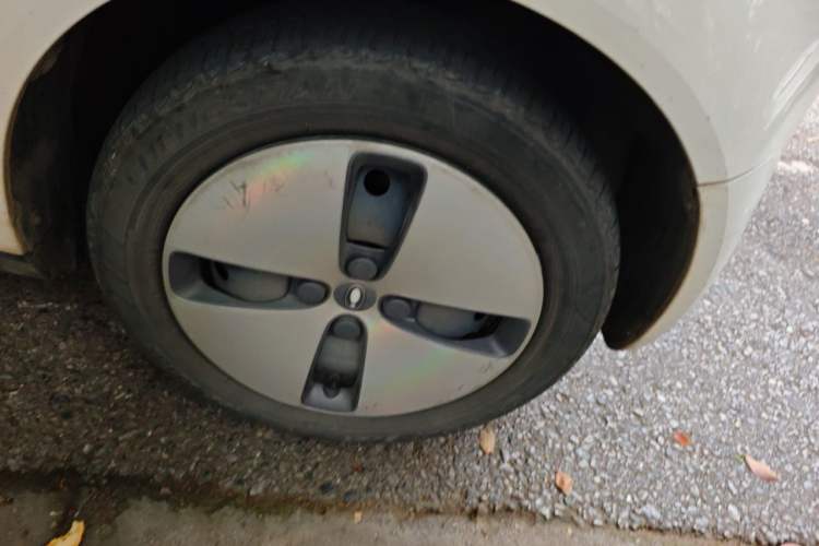 Used ORA Black Cat 2021 301km Cute Pet Edition Right Front Wheel Hub