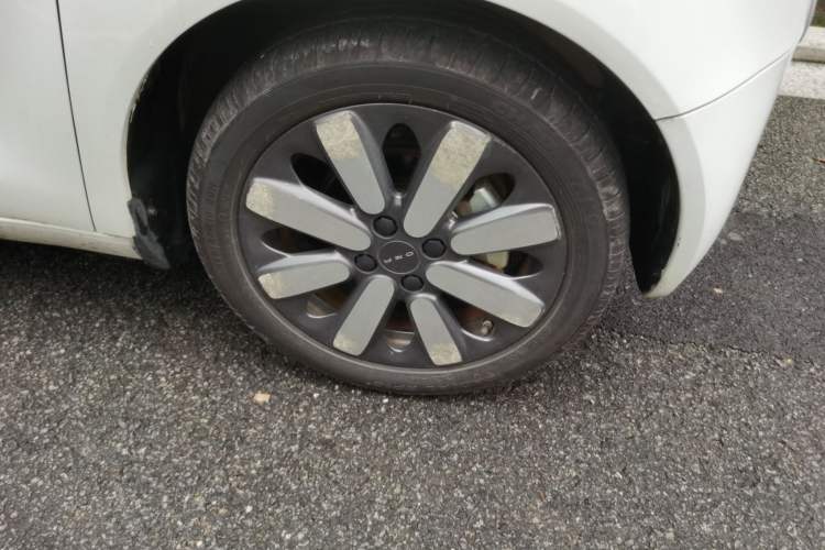 Used ORA Black Cat 2021 351 km Standard Version Right Front Wheel Hub