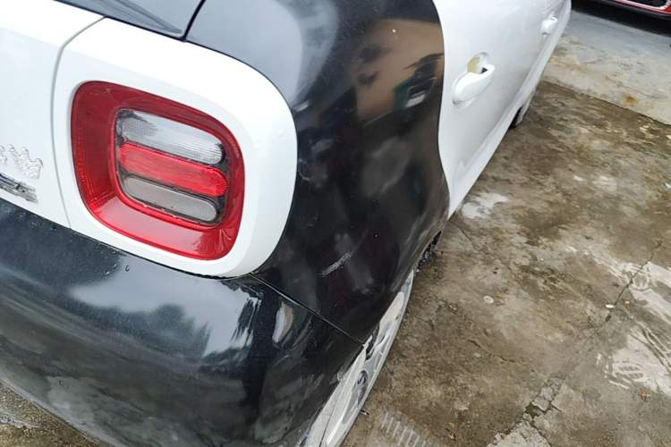 Used ORA Black Cat 2021 301 km Basic Version Right Rear Taillight