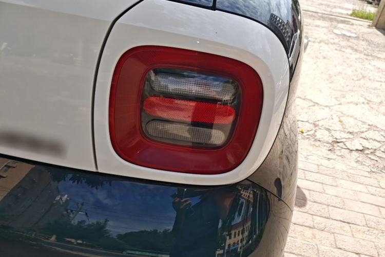 Used ORA Black Cat 2021 301 km Basic Version Right Rear Taillight