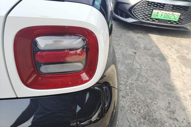 Used ORA Black Cat 2021 351 km Luxury Version Right Rear Taillight