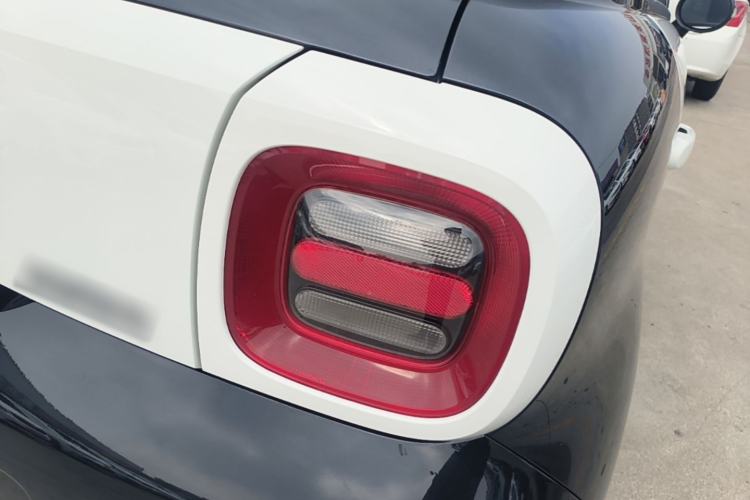 Used ORA Black Cat 2021 301 km Basic Version Right Rear Taillight