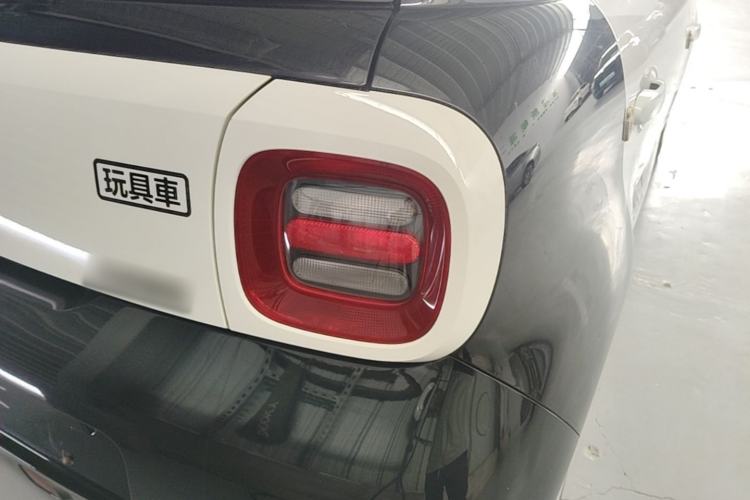 Used ORA Black Cat 2021 301 km Basic Version Right Rear Taillight