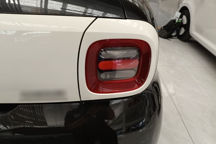 Used ORA Black Cat 2021 351 km Standard Version Right Rear Taillight