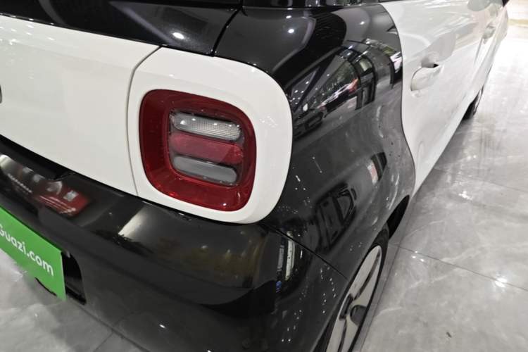 Used ORA Black Cat 2021 301km Cute Pet Edition Right Rear Taillight
