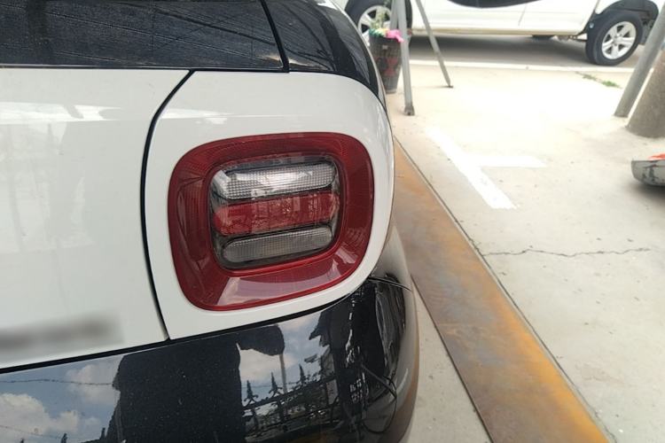 Used ORA Black Cat 2021 301 km Basic Version Right Rear Taillight