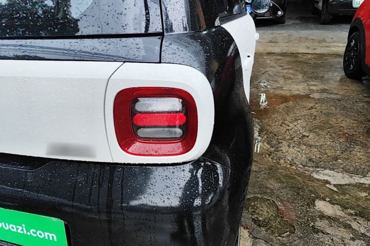 Used ORA Black Cat 2021 301 km Basic Version Right Rear Taillight