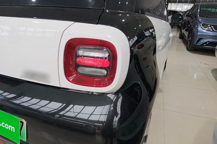 Used ORA Black Cat 2021 301 km Basic Version Right Rear Taillight