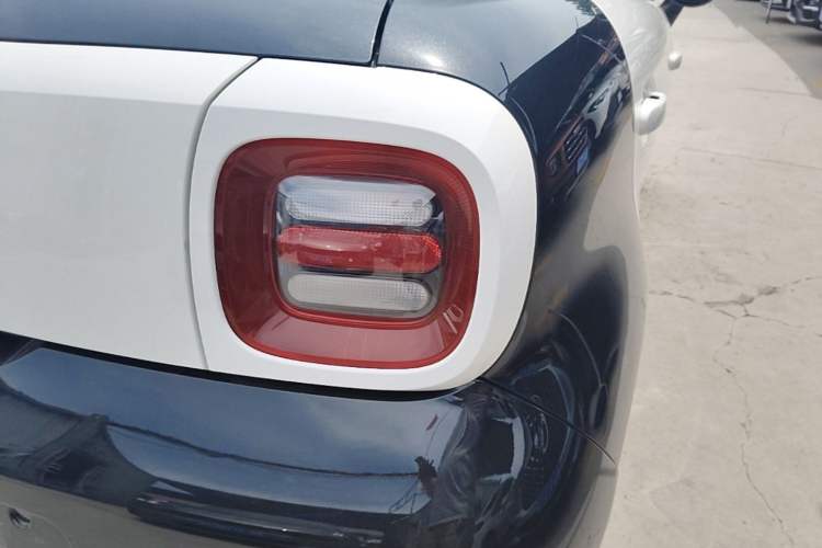 Used ORA Black Cat 2021 351 km Standard Version Right Rear Taillight