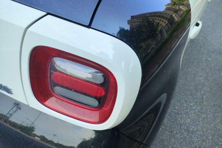 Used ORA Black Cat 2021 351 km Standard Version Right Rear Taillight