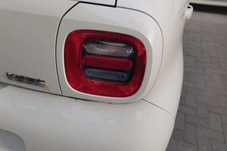 Used ORA Black Cat 2021 301 km Basic Version Right Rear Taillight