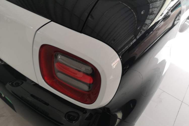 Used ORA Black Cat 2021 351 km Luxury Version Right Rear Taillight