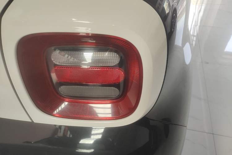 Used ORA Black Cat 2021 351 km Standard Version Right Rear Taillight
