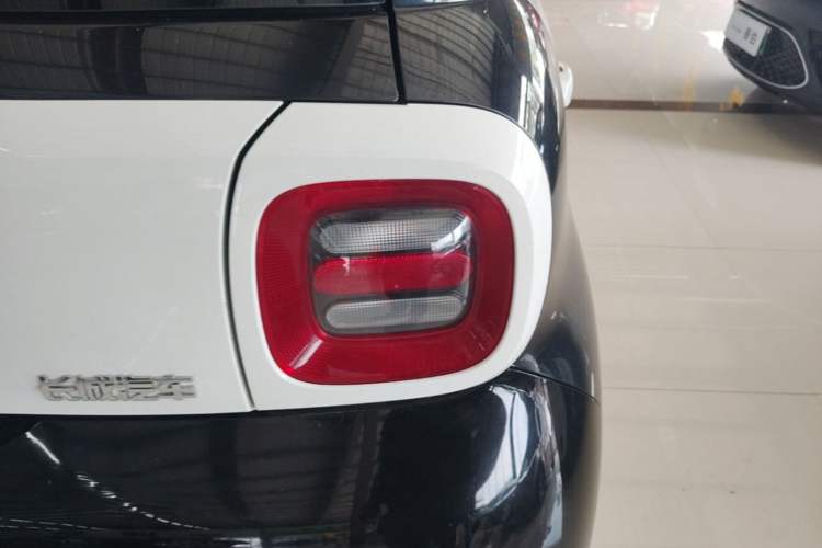 Used ORA Black Cat 2021 351 km Luxury Version Right Rear Taillight