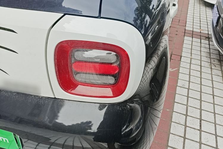 Used ORA Black Cat 2021 301 km Basic Version Right Rear Taillight