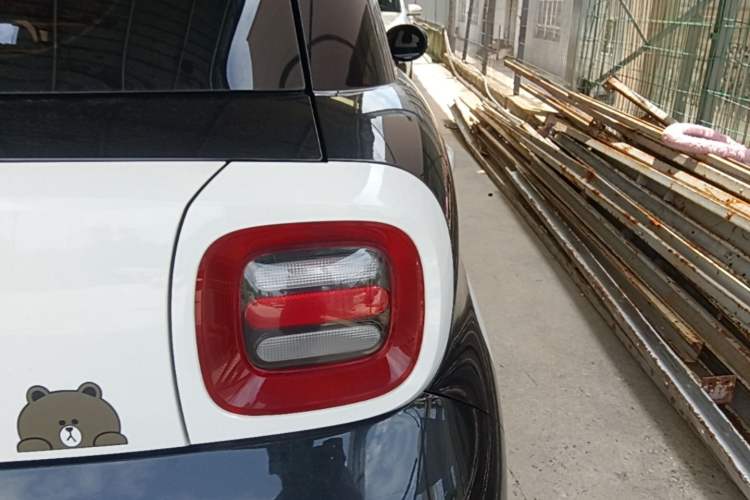 Used ORA Black Cat 2021 351 km Luxury Version Right Rear Taillight