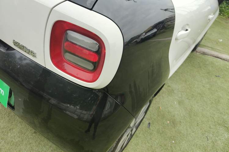 Used ORA Black Cat 2021 405 km Long-Range Version Right Rear Taillight