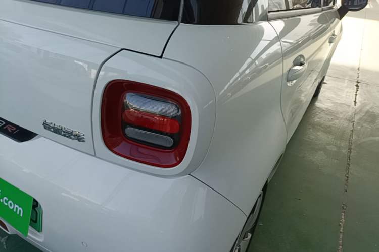 Used ORA Black Cat 2021 301 km Basic Version Right Rear Taillight