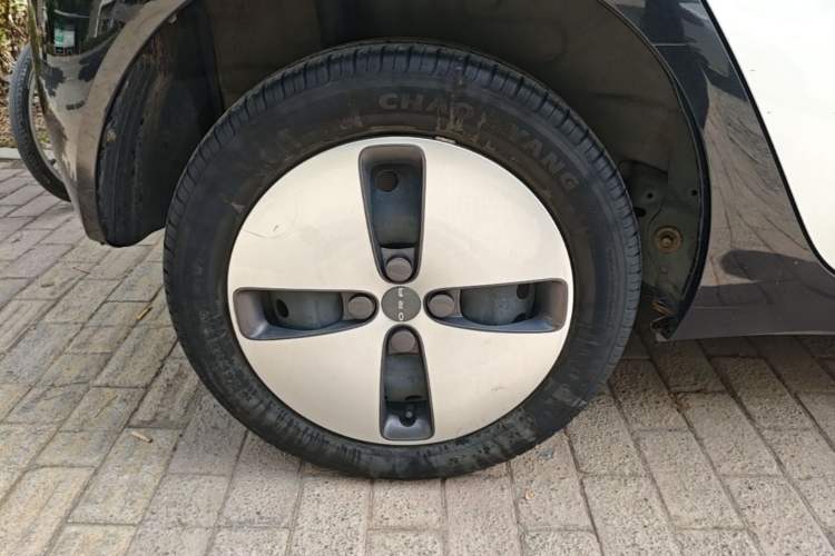 Used ORA Black Cat 2021 301 km Basic Version Right Rear Wheel Hub