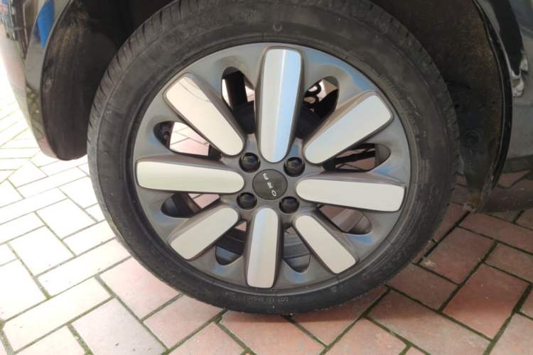 Used ORA Black Cat 2021 351 km Standard Version Right Rear Wheel Hub