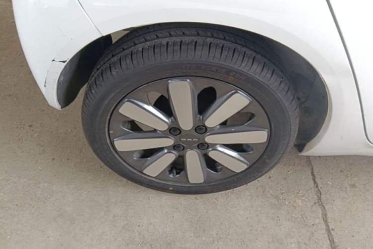 Used ORA Black Cat 2021 351 km Standard Version Right Rear Wheel Hub