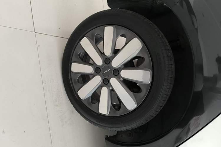 Used ORA Black Cat 2021 351 km Standard Version Right Rear Wheel Hub