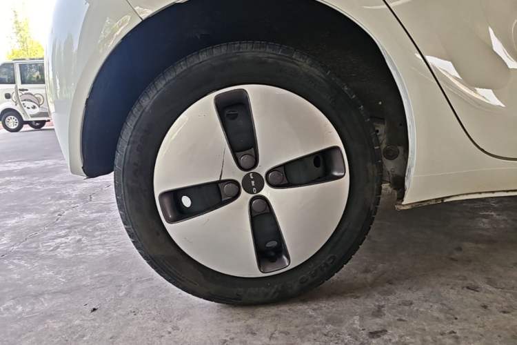 Used ORA Black Cat 2021 301 km Basic Version Right Rear Wheel Hub