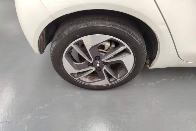 Used ORA Black Cat 2021 351 km Luxury Version Right Rear Wheel Hub