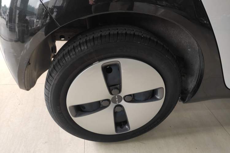 Used ORA Black Cat 2021 301 km Basic Version Right Rear Wheel Hub