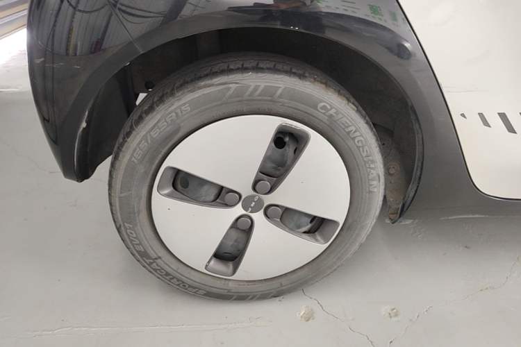Used ORA Black Cat 2021 301 km Basic Version Right Rear Wheel Hub